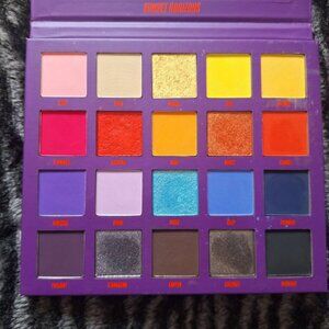 🌅 By Beauty Bay – “Sunset Horizons” 20-Colour Palette 💜